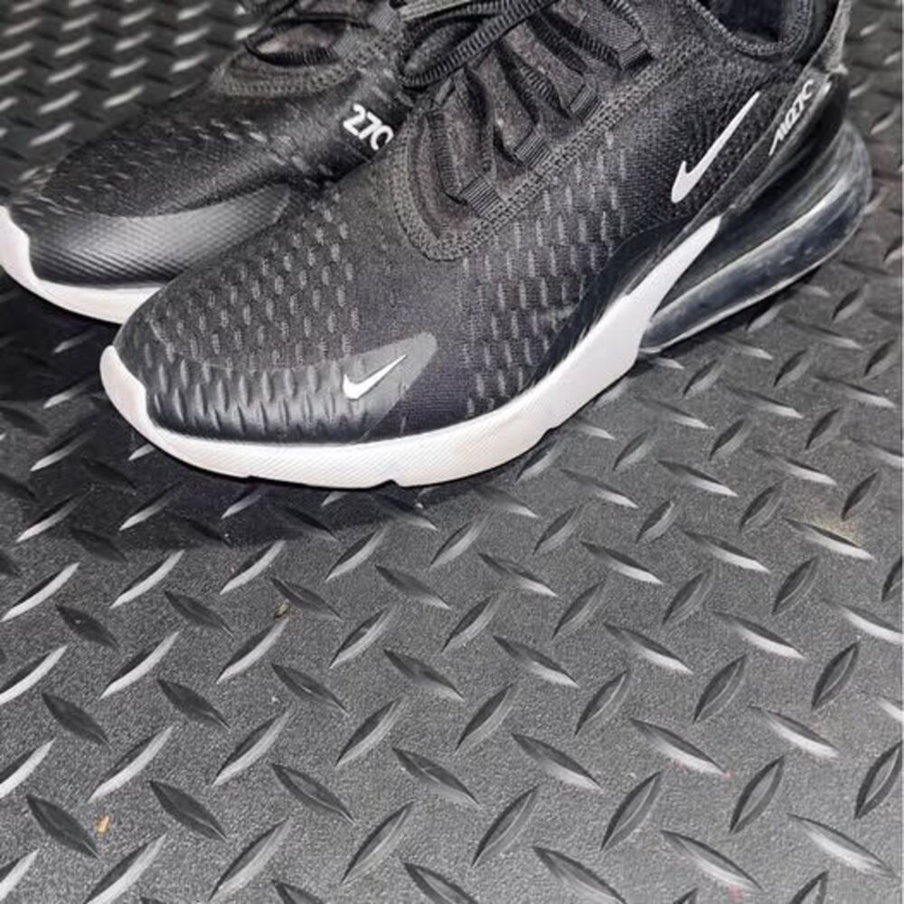 Nike Air Max 270 Sneakers SZ 8.5